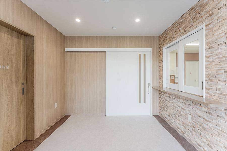 ナーシングヘルスメディコ玄関 ナーシングヘルスメディコ玄関